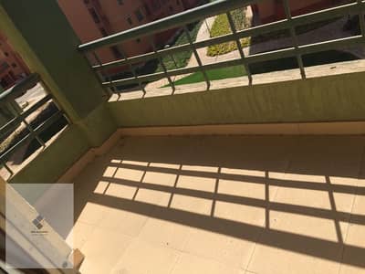 Apartment for rent in the Madinaty compound, New Cairo, for immediate housing, area 131 consisting of 3 bedrooms + 2 bathrooms with a direct view of the green spaces Garden view