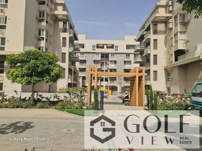 Ultra Super Lux finished apartment for sale at a bargain price: 155 m² living area with an 88 m² garden. Immediate occupancy. Club Park—prime location