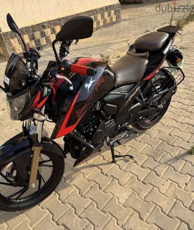 tvs rtr 200