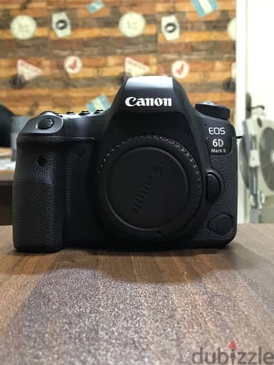 * كاميرا Canon EOS 6D Mark II Full-Frame بحالة ممتازة
