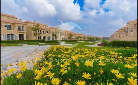 استلام فورى فيلا للبيع متشطبه بالكامل  باطلاله  مميزه فى لافيستا سيتي القاهره الجديده  واقساط 8 سنين