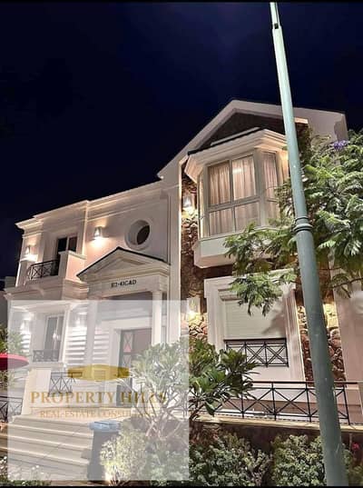 I villa 220m for sale in Mountain View 1.1 next to Rehab City, landscape view, ready for viewing