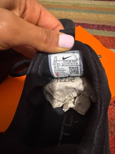 Brand new nike metcon sneakers with box