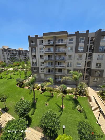 Apartment for rent in Madinaty Law in Garden View at a price of a deal area of 116 meters
