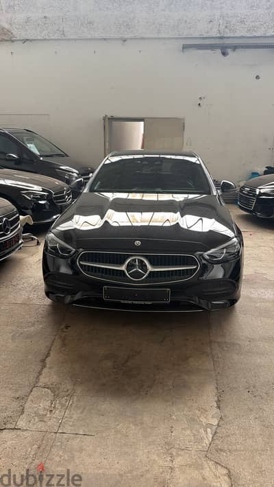 Mercedes-Benz C 180 AV-Plus 2025 ( 5,000 km )