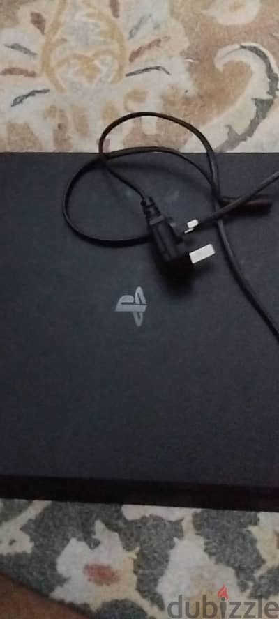 PlayStation 4 Slim بحالة ممتازة للبيع في الإسكندرية