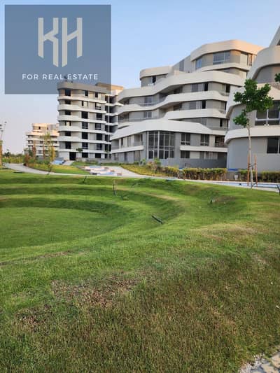 Apartment for sale, 195 square meters, down payment + installments, in Bloomfields Mostakbal City, next to Madinaty and Saray.