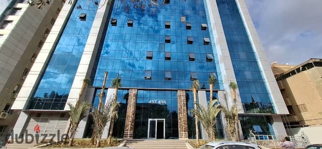 مقر إداري 800م للإيجار بالمعادي الجديدة بالجراج.