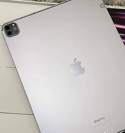 ipad pro M 2 2022 256GB بحالة ممتازة جدا كسر زيرو