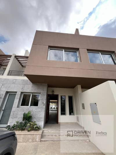 Ready to Move Ultra Modern Townhouse with ACs Kitchen for Sale in Palm Parks Palm Hills 6th of October Palm Hills Compound