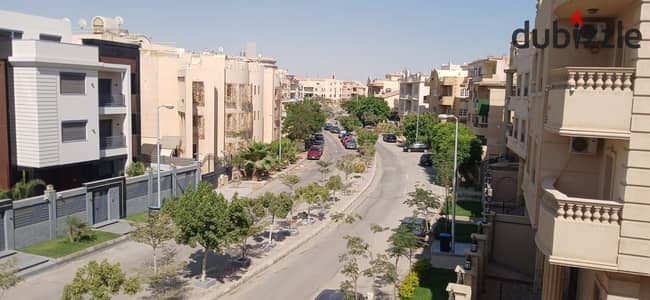 شقة للايجار 160م التجمع الاول على ميدان دور تاني في فيلا اول سكن سوبرلوكس
