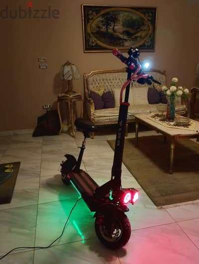 سكوتر كهرباء VLRA 500 watt بحالة ممتازة بطارية جديدة