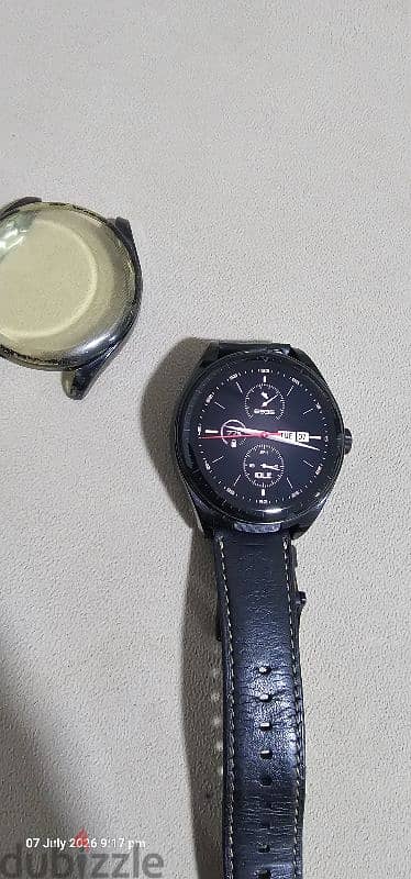 HUAWEI WATCH Budsقابل للتفاوص  ساعه هواوى مع السماعات حاله جديده