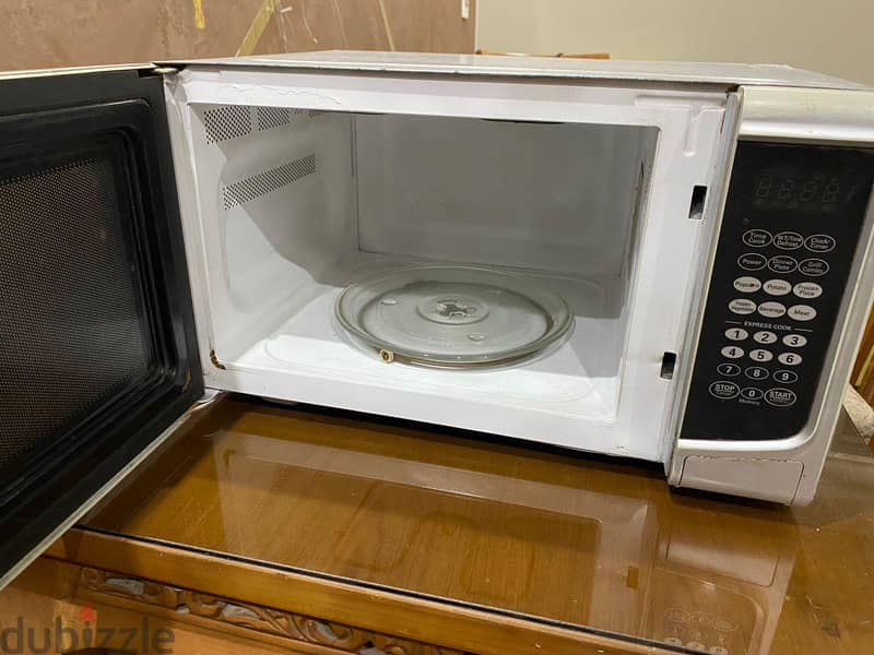 White point microwave 42liter 2