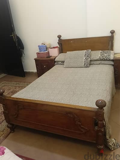 سرير خشب فردى