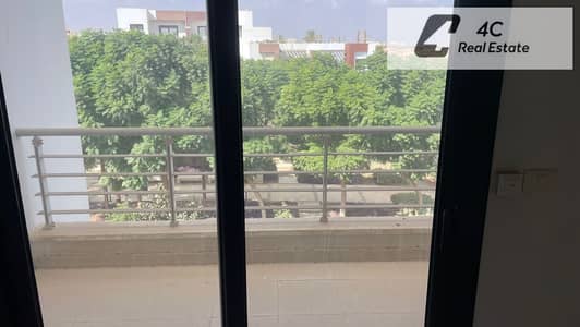 Townhouse ready to move ultra super lux finished resale below market price in Hyde Park New Cairo near Golden Square and 90 Street for sale