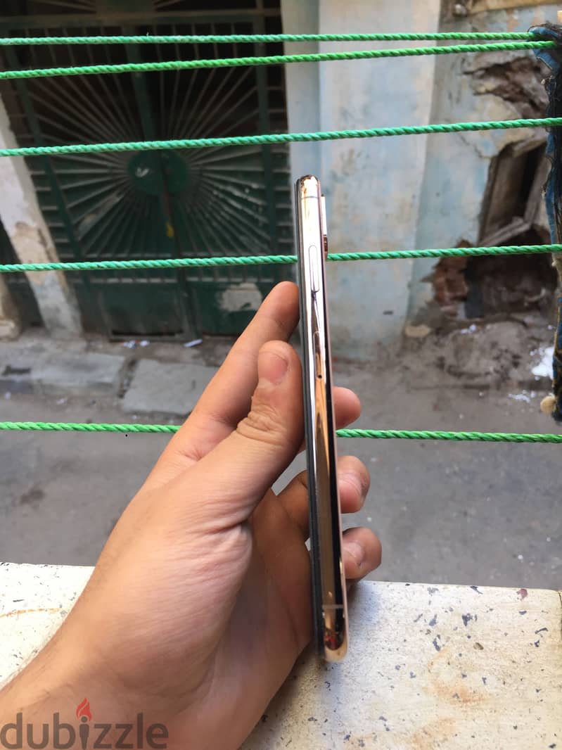 IPhone XS Max 4