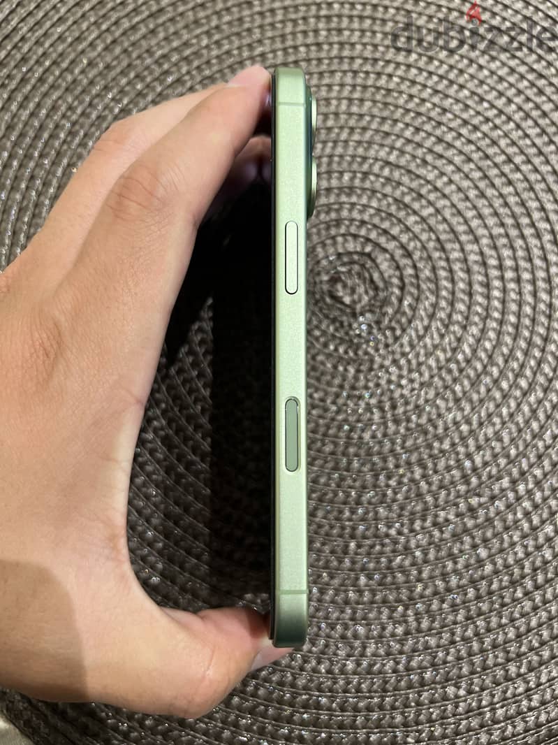 Apple - iPhone 17 2