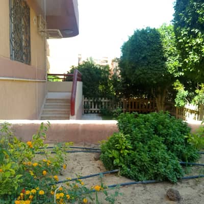 Ground floor apartment with a garden for rent in the most beautiful phases of Al Rehab at a great price. Direct contact from the owner.