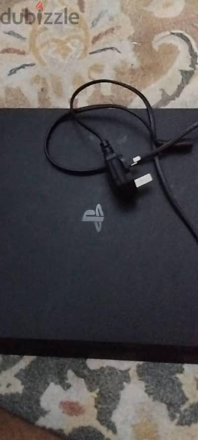 بلايستيشن ٤ سيلم للبيع