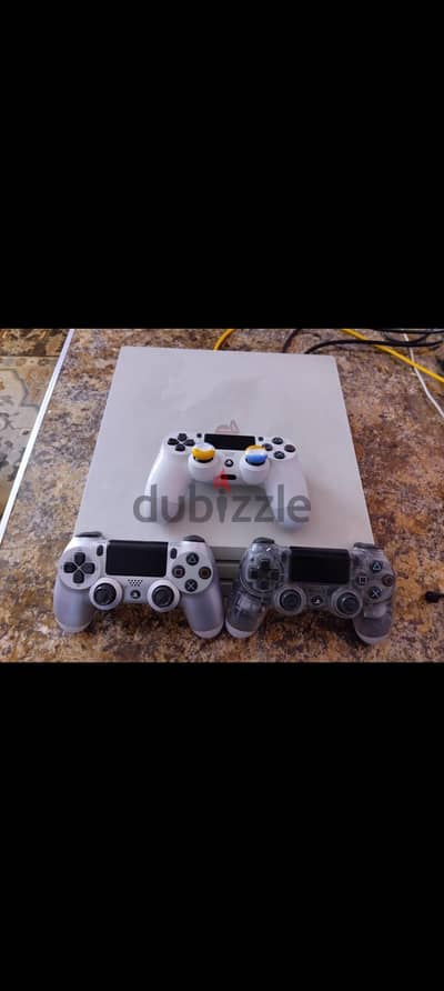 PS4 PRO مش معدل ابيض