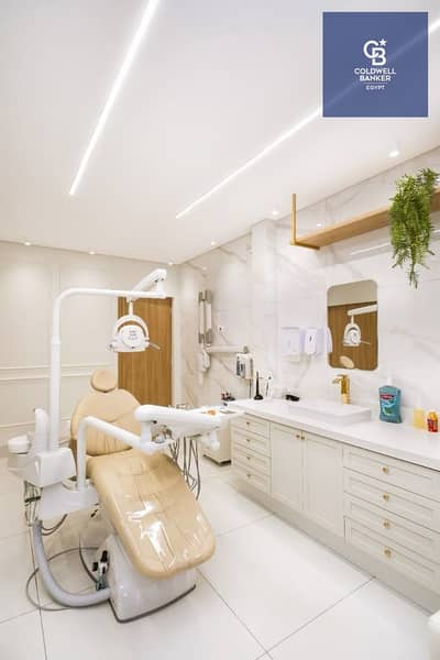 Clinic for sale, fully finished, in the heart of the largest residential and commercial complex in New Cairo, prime location on South 90th Street, The