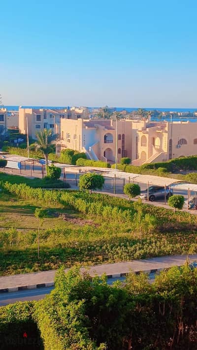 شاليه للايجار في مارينا 4 تاني علوي اتنين نوم مكيف واثنين حمام قريب للممشى السياحي بتاع مارينا 4