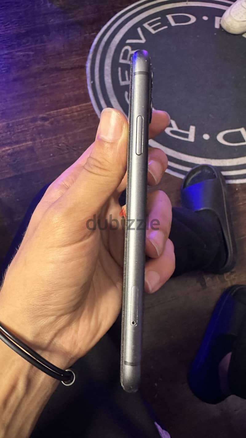 Apple - iPhone 11 used 1