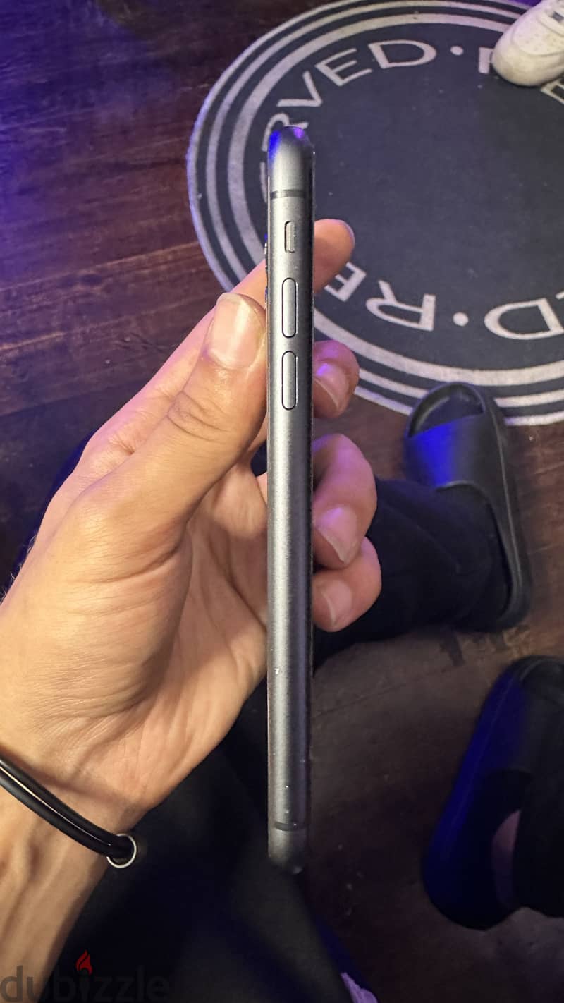 Apple - iPhone 11 used 3
