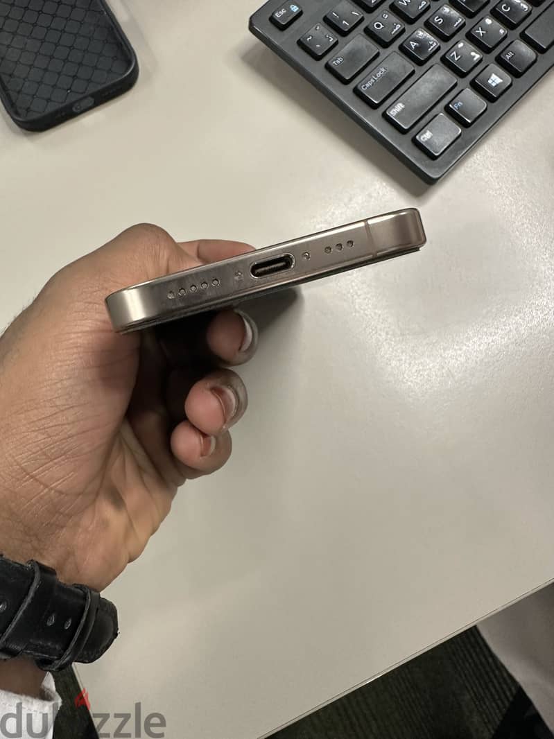 Apple - iPhone 16 Pro 6