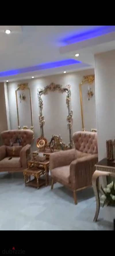 شقه للايجار قانون جديد غير مفروشه في كمباوند الكنده خلف نادي الصيد مباشره على الطريق الدائري المعادي مساحه 120 م 2 نوم حمام ريسبشن قطعتين كبار وجها بحري غير مجروحه تشطيب هاي لوكس واجهه بالكامل غير مجروحه دور 5 يوجد جميع الخدمات امن 24 ساعه كاميرات مراقبه