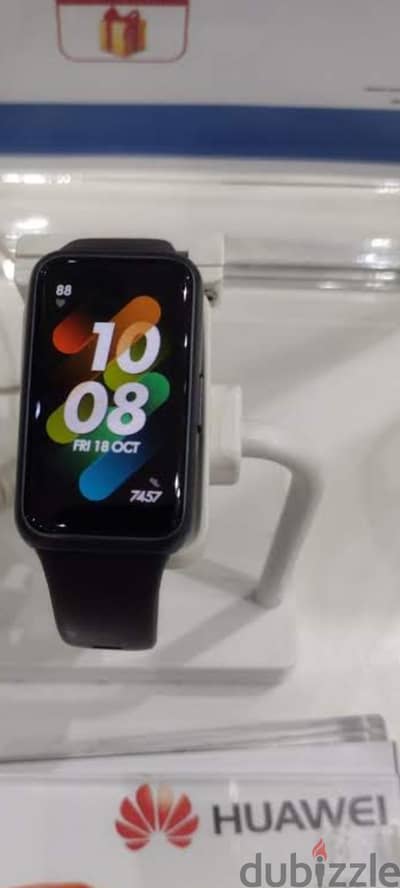 ساعه Huawei watch fit 2 مستورده من الكويت و معاها الشاحن بتاعها