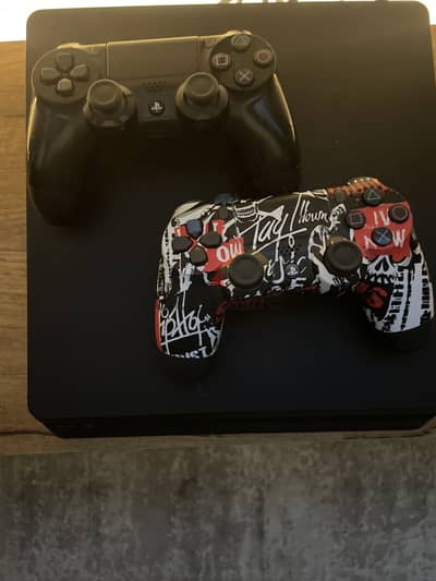 Ps4 اسعمال خفيف حاله ممتازه