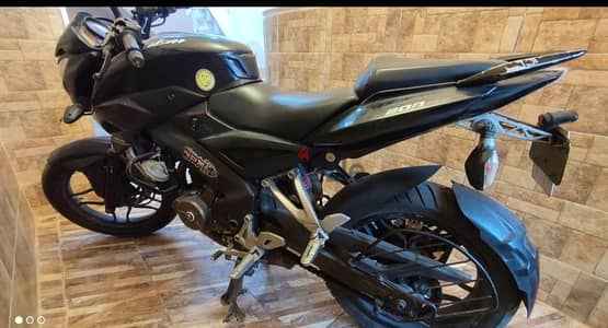 بجاج بالسر NS 200