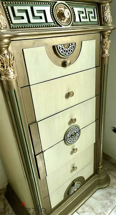 غرفه نوم وغرفه سفره للبيع