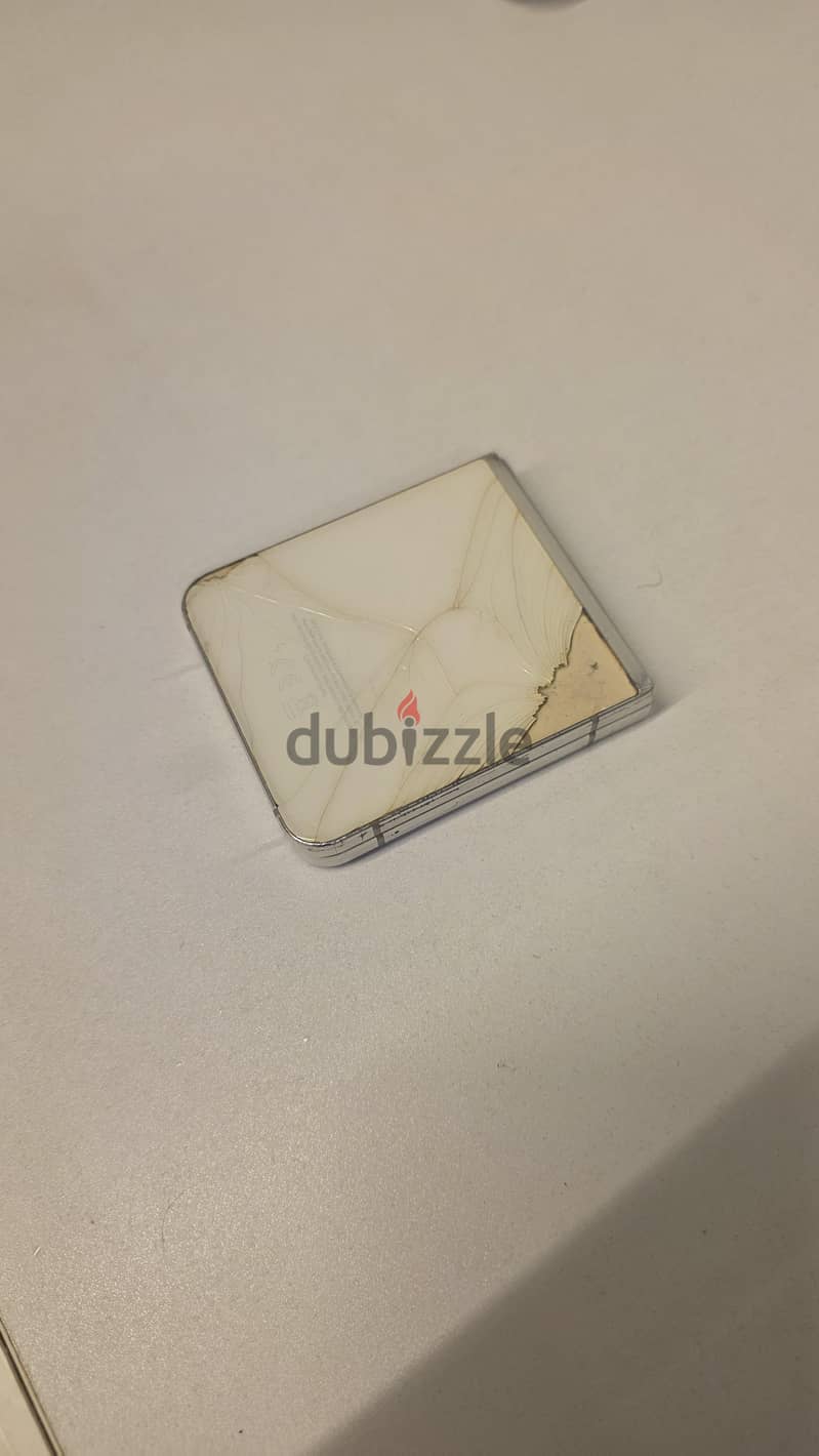 Samsung Z Flip 5 3