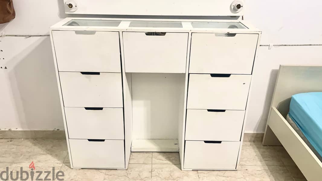 Vanity desk 1