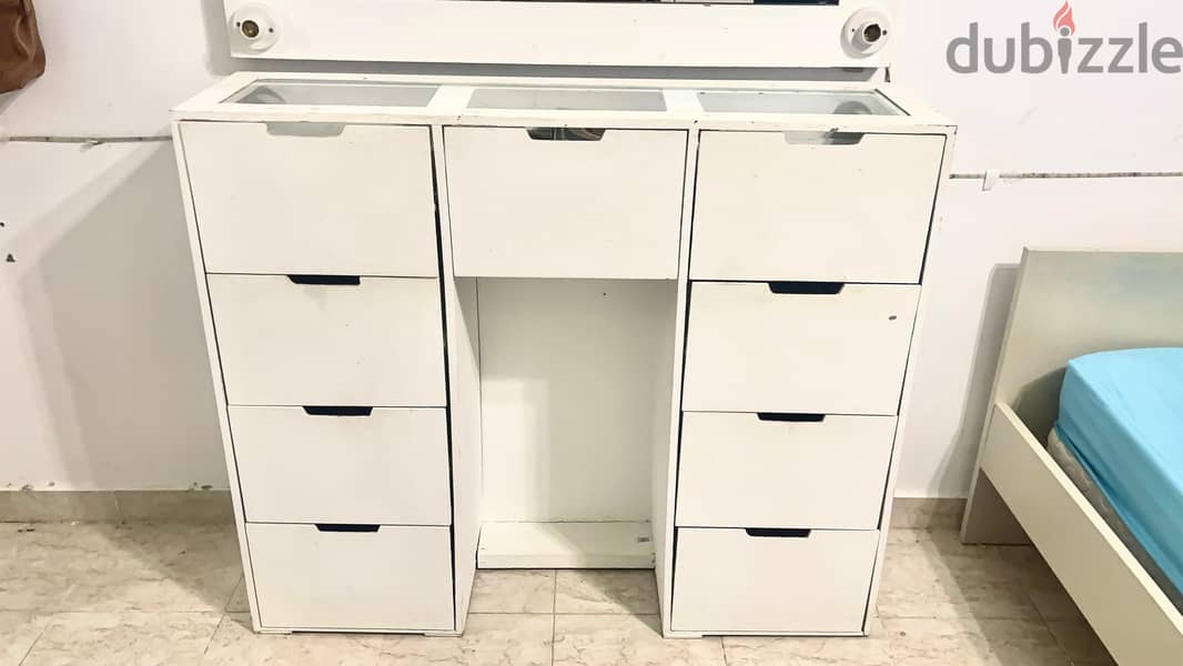 Vanity desk 4