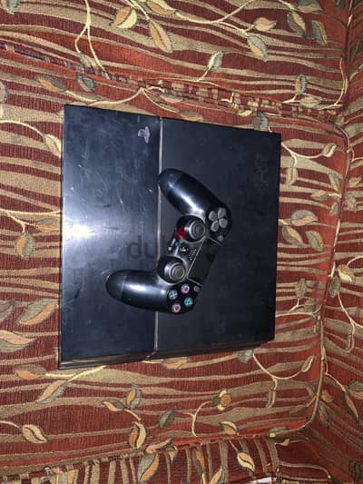 بلايستيشن 4سليم  أونلاين بحاله ممتازه