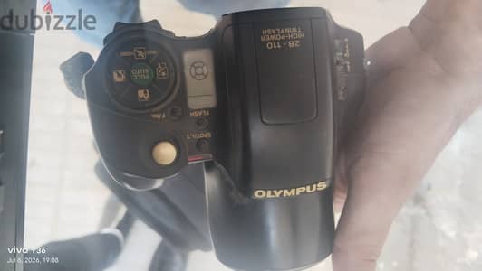 كاميرا سينمائية تعمل بأفلام Super 8 و كاميرا تصوير فوتوغرافي Olympus I