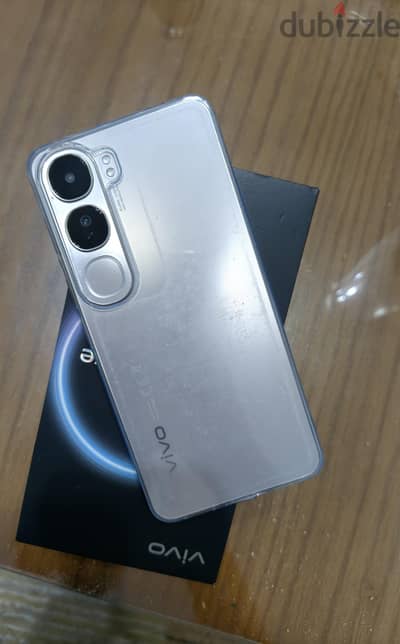 Vivo V40