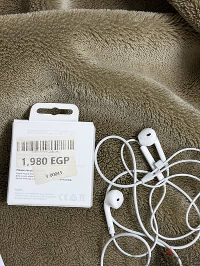 Apple wired headphones سماعات ابل سلك اصلية