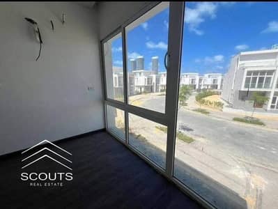 Immediate delivery of a VIP villa for sale, 264 sq m, first row directly on the sea, fully furnished and equipped, in El Alamein, North Coast, next to