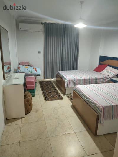 شقه الإيجار مفروشه اميز مواقع المهندسين ثالث نمره من شارع شهاب  بجوار ماكدونالدز