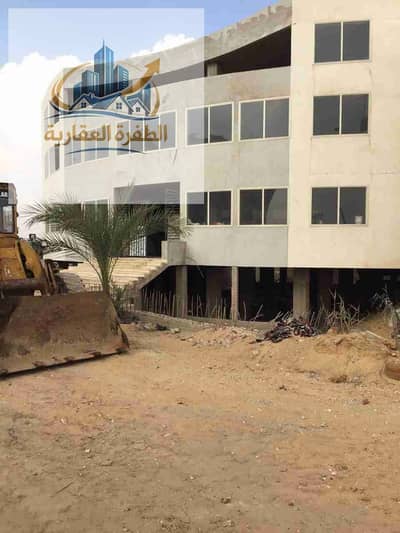  فرصة استثمارية مميزة للبيع أو الإيجار – مول تجاري إداري بالتجمع الأول  موقع استراتيجي يطل مباشرة على محور مصطفى كامل  مساحة الأرض: 1210 متر 