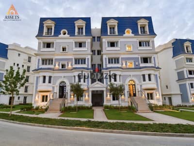 Under market price I-Villa roof for sale 250m ready to move best down payment , installments in mountain view 1.1 new cairo near to rehab