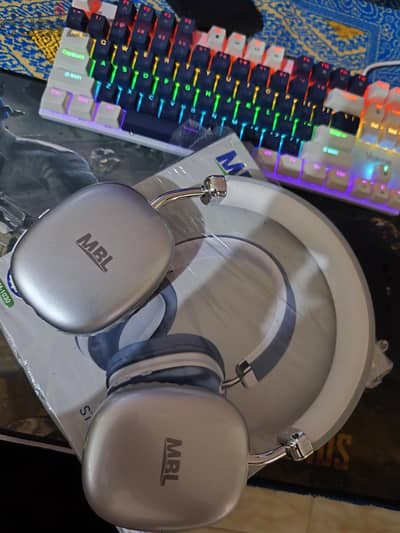 headphone استعمال  اسبوع فيها عزل ضوضاء وميك رهيب
