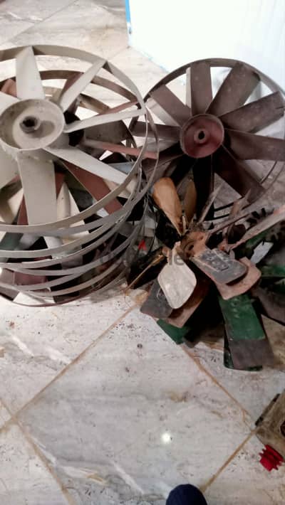 معدات صناعية مستعملة للبيع بحالة جيدة