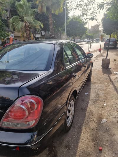Nissan Sunny 2012
