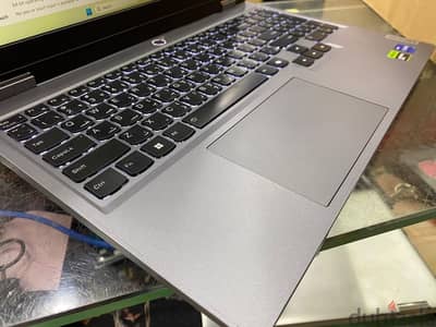 Lenovo LOQ بالكرتونه